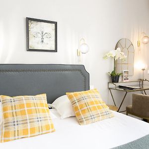 A l'Hôtel Des Roys